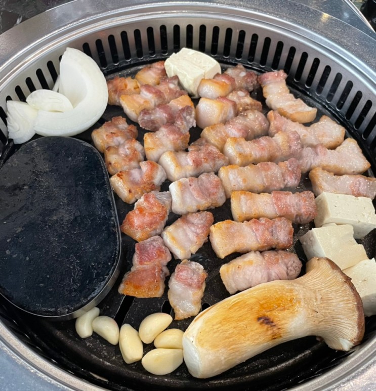 기장 정관맛집 밥집 육즙가득 구워주는 고기 "인생식당"